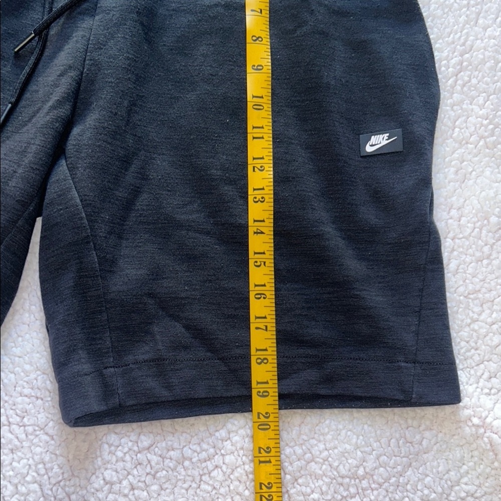 Nike Black Athletic Shorts with Elastic Waistband - Picture 3 of 10